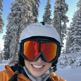 Stefanie Geisler-Hörl skiing in the freshly snow-covered ski area