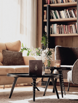 Hotellobby mit Bücherei und Lounge in der HOCHKÖNIGIN im Salzburger Land