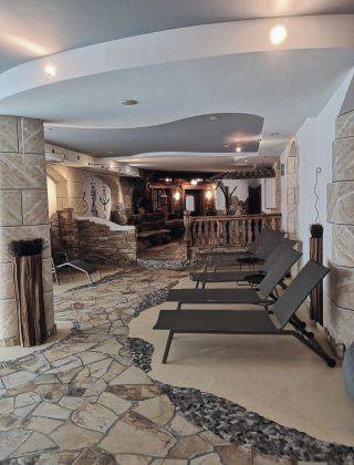 Ruhebereich im FAMILY SPA der HOCHKÖNIGIN in Maria Alm für Wellness mit Kindern