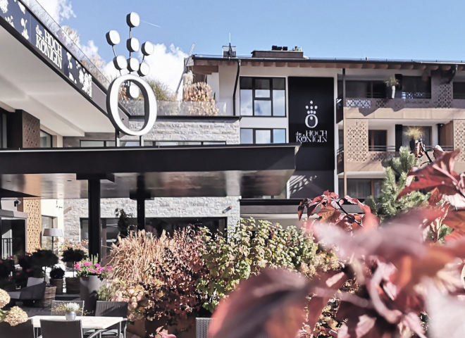 Terrace at the Hotel die HOCHKÖNIGIN in autumn atmosphere 