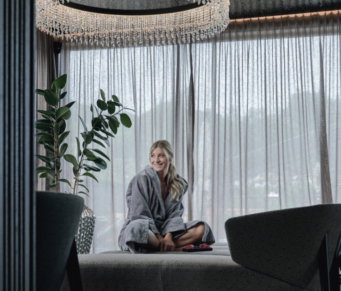 Ruheräume & Rückzug – Hochgefühl in Kuschelnischen: So still. So stylisch. So schön, dass man es fast flüstern möchte. - Wellnesshotel die HOCHKÖNIGIN