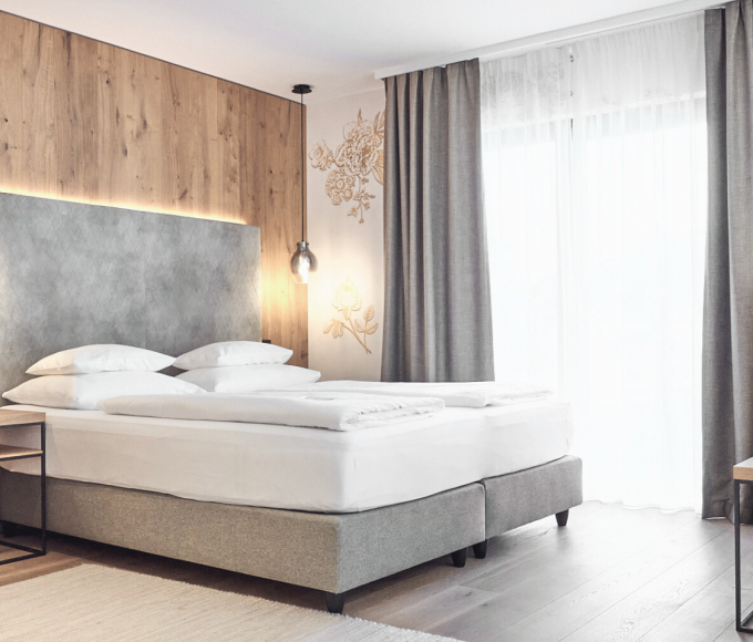 Stylische Suite mit wertvollen Materialien in der HOCHKÖNIGIN