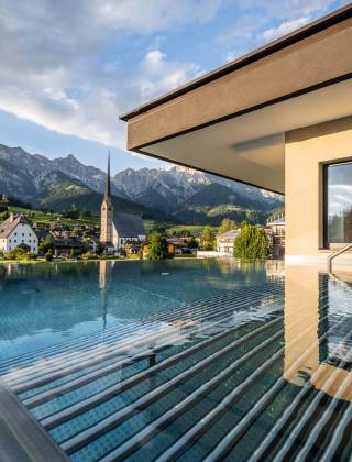 Whirlpool im Außenbereich Wellnesshotel die Hochkönigin Maria Alm Österreich