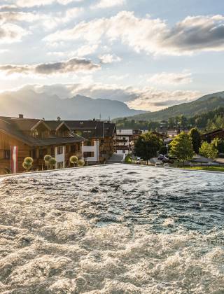 Whirlpool auf dem Hoteldach die Hochkönigin