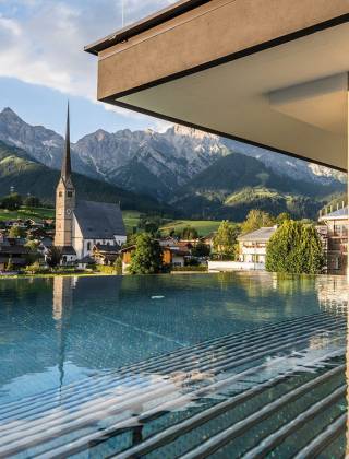 Whirlpool am Hoteldach der Hochkönigin Maria Alm