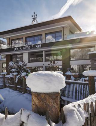 Hotel die Hochkönigin von außen im Winter