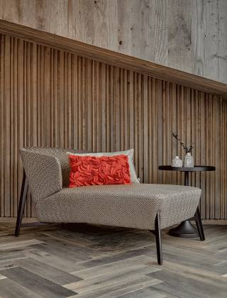 elegant relaxation room in the new TIARA SPA of the HOCHKÖNIGIN with stylish interior