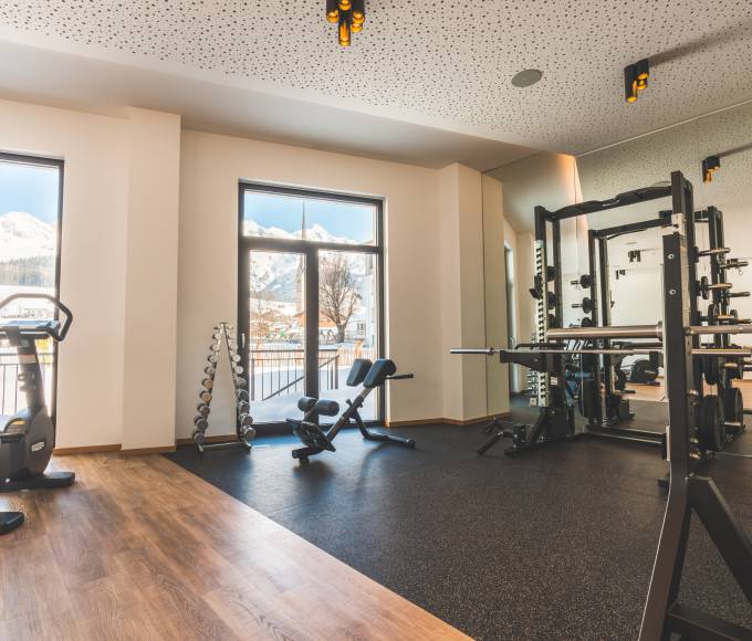 Fitnessgeräte im Fitnessraum Hochkönigin
