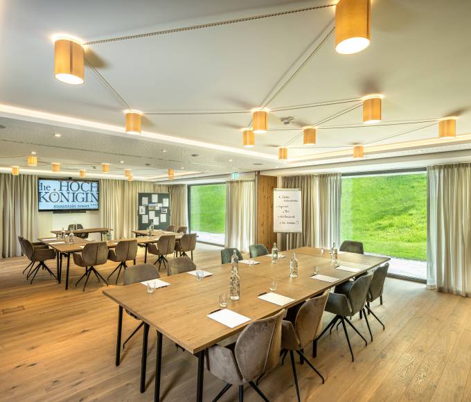 Wenn aus zwei Räumen einer wird: Seminarraum „YOU & ME“ - Wellnesshotel die Hochkönigin