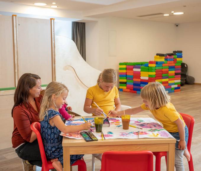 Kids’ club game room: The Kids’ Club #4+ for the little guests at the HOCHKÖNIGIN - Wellnesshotel die Hochkönigin