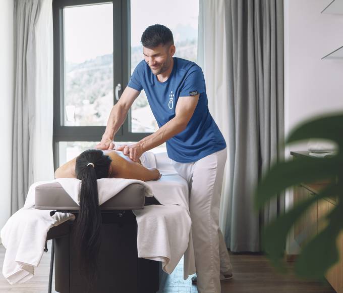 Massage & Beauty im QUEEN SPA die HOCHKÖNIGIN Maria Alm Wellnesshotel 4 Sterne superior Hotel Hochkönig