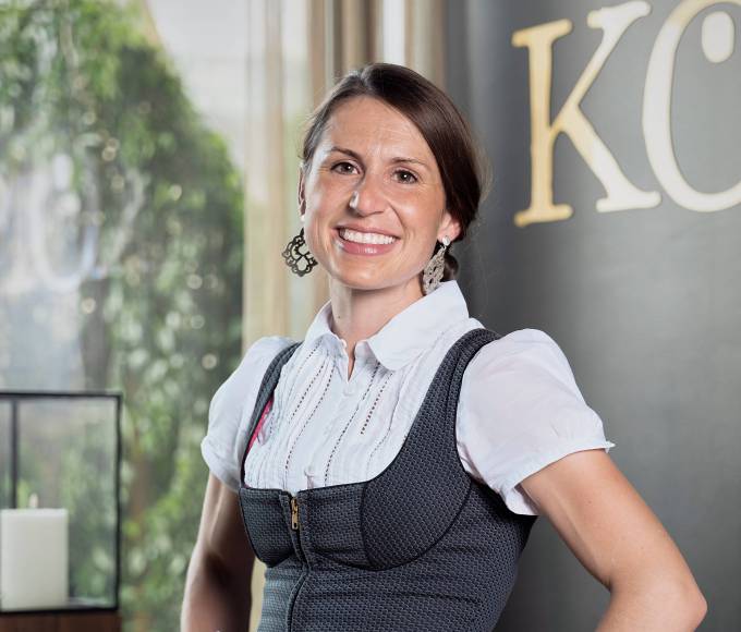 Stefanie Geisler-Hörl Gastgeberin Direktorin Wellnesshotel Luxus Hideaway die HOCHKÖNIGIN in Maria Alm Region Hochkönig