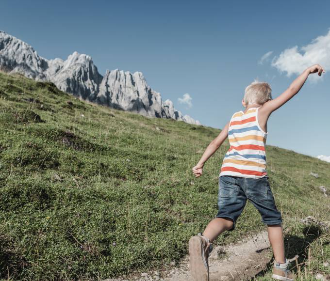 Sommer in der HOCHKÖNIGIN in Maria Alm Hochkönig Familie Familienurlaub Familienauszeit Kinderurlaub Kinderhotel Familienhotel wandern Natur