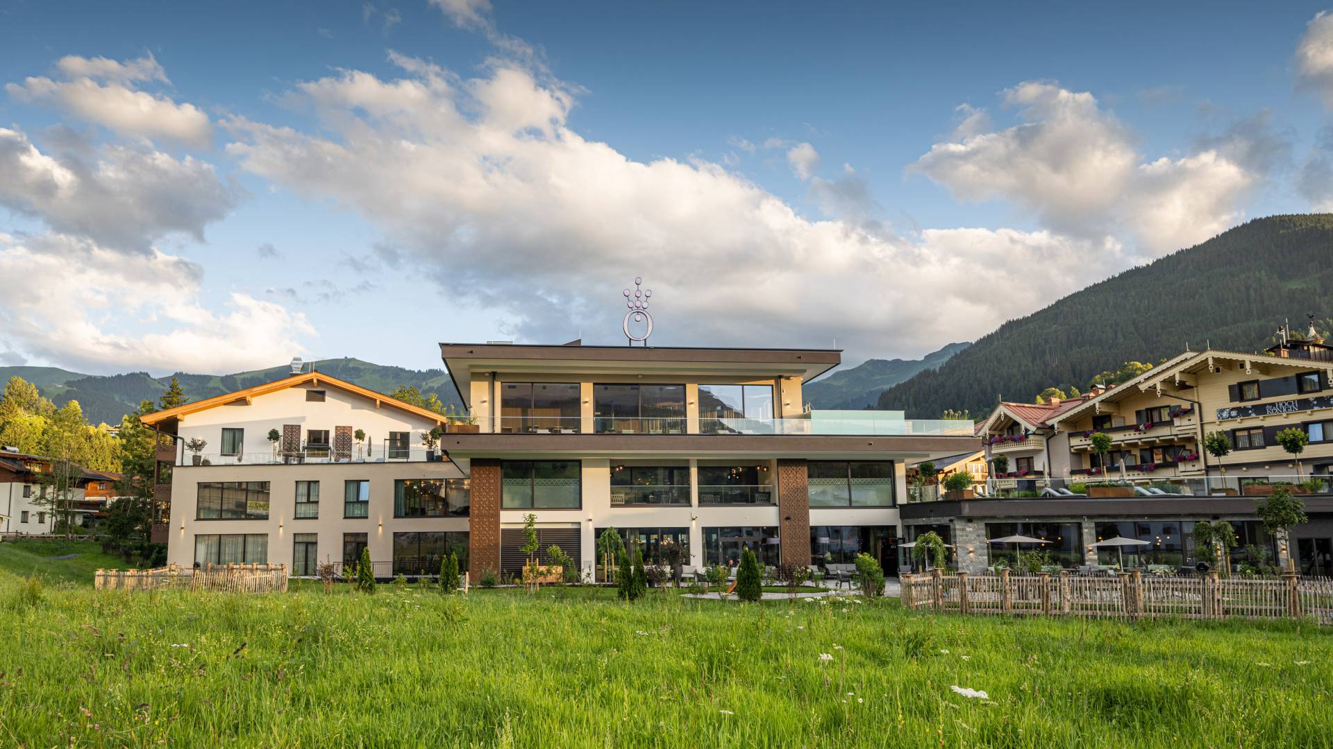 Außenansicht Maria Alm Hotelresort am Hochkönig