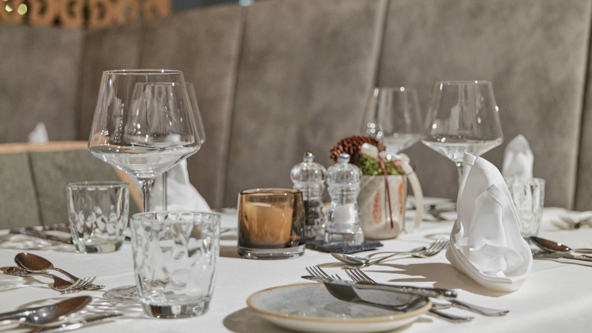 Stilvoller Restaurantbereich in der HOCHKÖNIGIN in Maria Alm